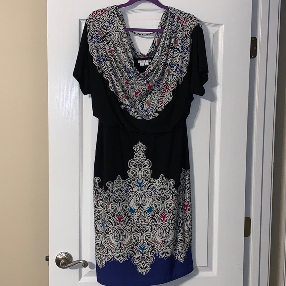 NWOT- beautiful London Times dress- Looks AMAZING on!